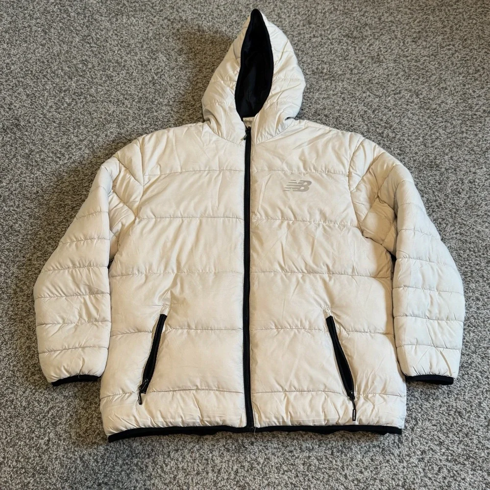 NWT New Balance Tech Puffer Hooded Jacket Ivory Size Large Comfort Fit Full Zip